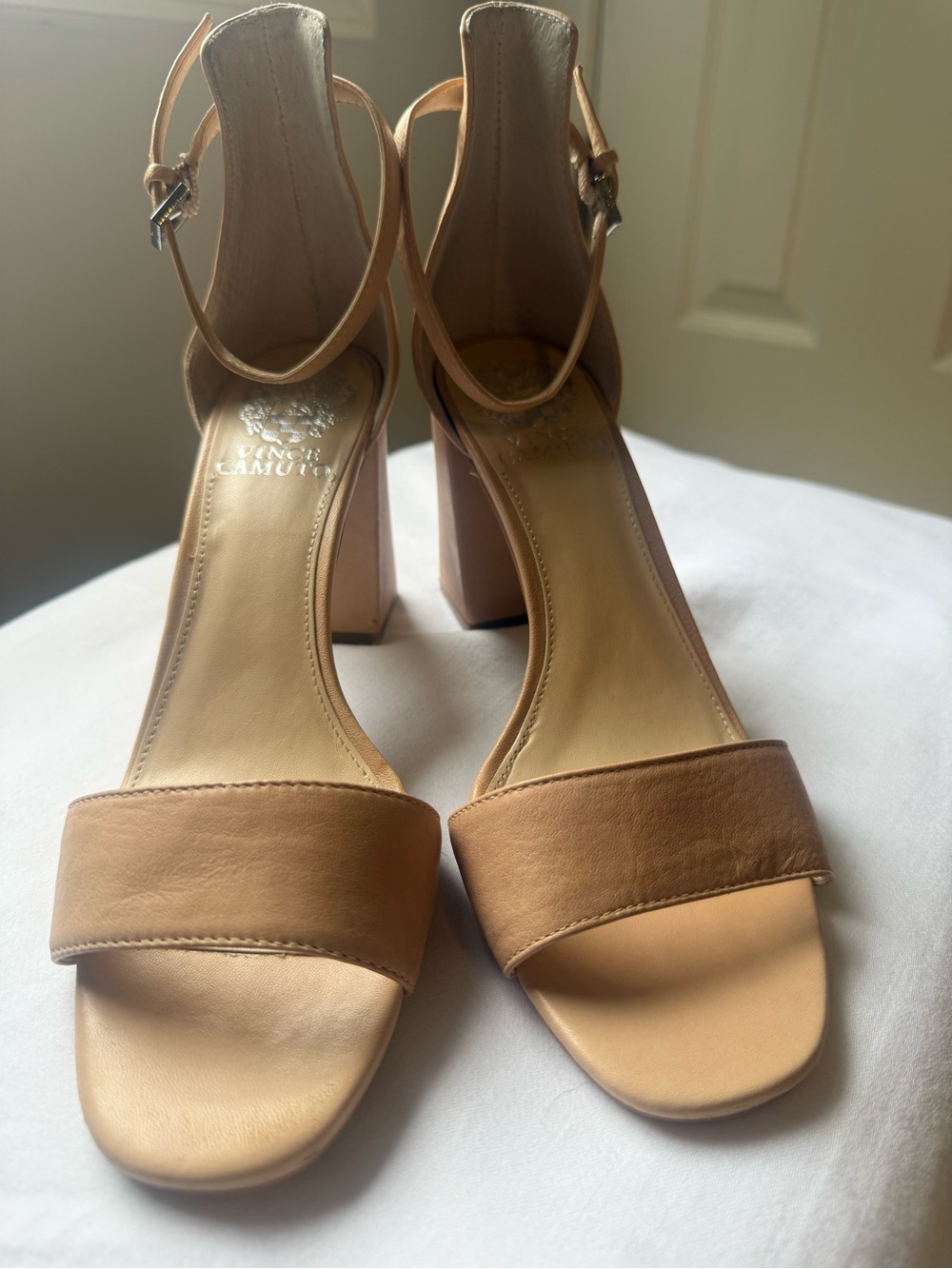 EUC Vince Camuto Nude/Tan Leather Ankle-Strap Block Heel Sandals Size: 7.5